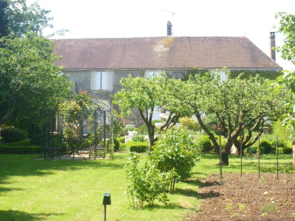 Chambre D'Hotes Le Val Du Chapelain Bed & Breakfast Montigny-la-Resle Exterior photo